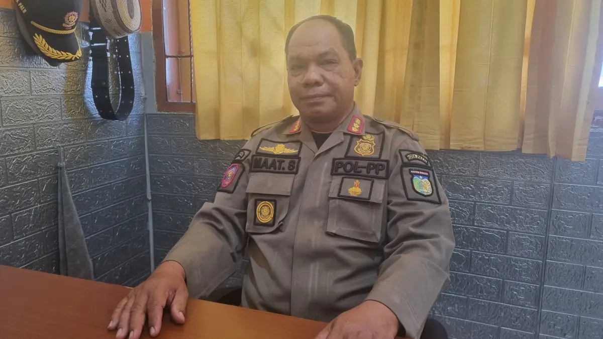 Kepala Bidang Ketertiban Umum dan Ketenteraman Masyarakat (Tibumtranmas), Maat S, ketika diwawancarai, Selasa (28/07). FOTO: MOH FATHAHILA