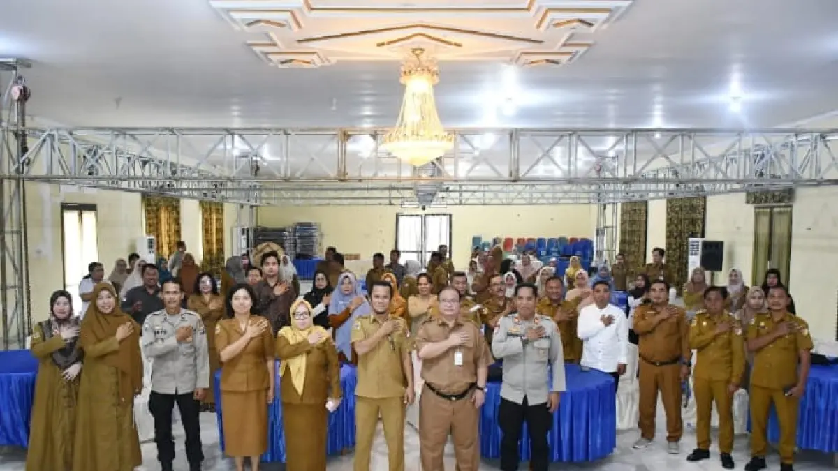 MEMBUKA: Rakor dibuka Kadis P2KB Kabupaten Touna, dr. Niko, dan dihadiri perwakilan Polres Touna, organisasi perangkat daerah, instansi vertikal, pemerintah kecamatan, serta sejumlah pemangku kepentingan.(FOTO: HERIYANTO LIMAHU/RADAR PALU).
