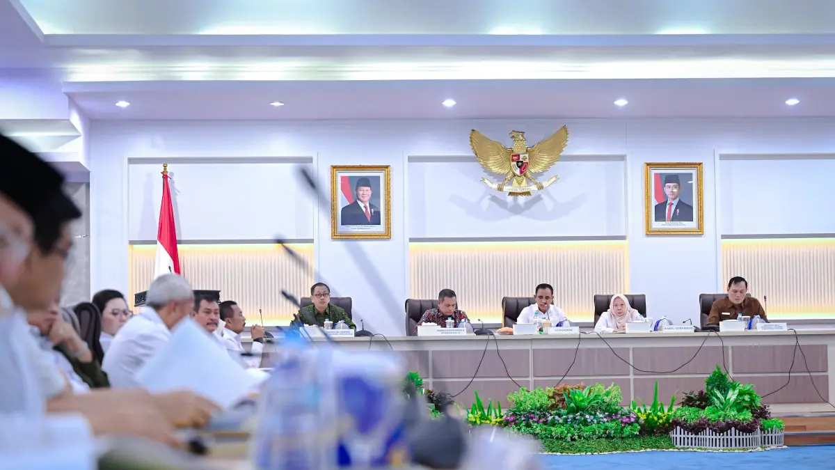Gubernur Sulteng Anwar Hafid bersama jajaran KPK, ATR/BPN dan kepala daerah se-Sulteng mengikuti Rakor Pencegahan Korupsi Pelayanan Publik Bidang Pertanahan di Kantor Gubernur Sulteng, Rabu (29/7). FOTO: PEMPROV SULTENG&nbsp;