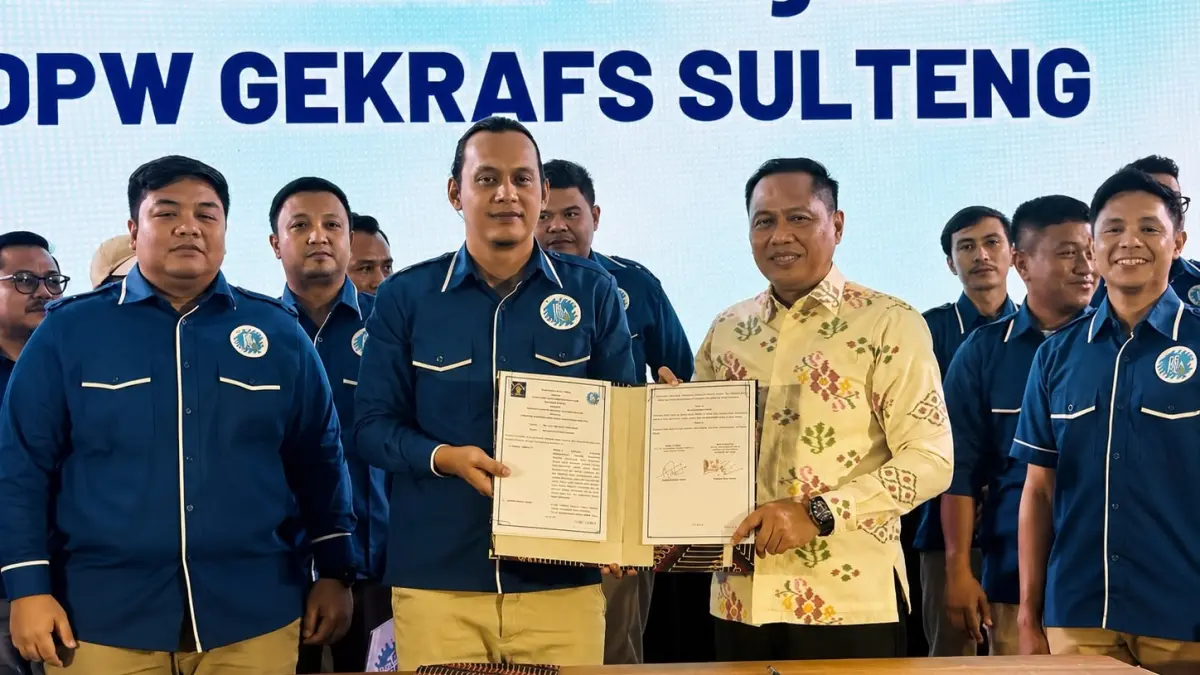 Kepala Kanwil Kemenkum Sulteng Rakhmat Renaldy melaksanakan penandatanganan PKS bersama Gekrafs Sulteng.