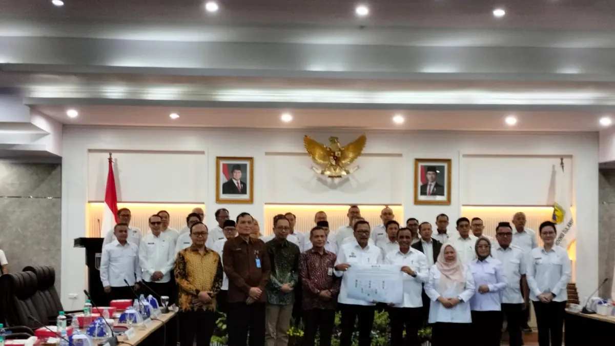 MENGIKUTI: Bupati Buol, Risharyudi Triwibowo, mengikuti rakor pencegahan korupsi dan pelayanan publik di bidang pertanahan, yang dibuka oleh Gubernur Sulteng H. Anwar Hafid, di Palu.(FOTO: DINAS KOMINFO BUOL/RADAR PALU).