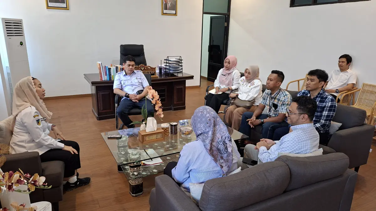 Perwakilan BRIN dan IAC lakukan audiensi dengan Wawali sebagai persiapan penelitian Human Rights Impact Assessment untuk memetakan pemenuhan hak ODHIV, Perkuat layanan publik dan menekan stigma serta diskriminasi. FOTO : HUMAS PEMKOT PALU