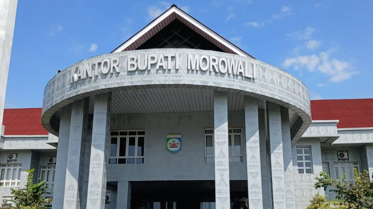 Kantor Bupati Morowali :FOTO: SUPRIYONO/RADAR PALU)