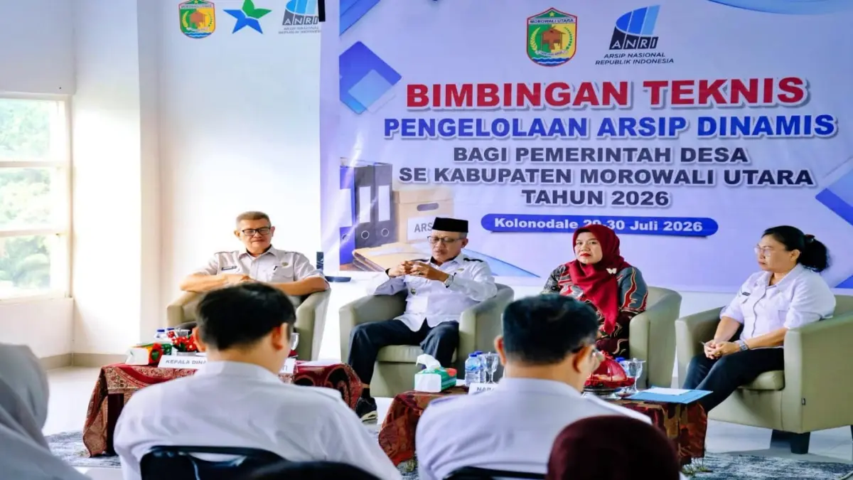 BIMTEK: Wabup Morut, H. Djira Kendjo, membuka Bimtek Pengelolaan Arsip Dinamis bagi Aparatur Pemerintah Desa 2026 di Gedung Perpustakaan Daerah Morut, Rabu (29/7/2026). (FOTO: ISTIMEWA/RADAR PALU)