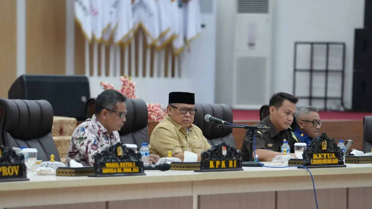 RAKOR: Ketua DPRD Sulteng Moh. Arus Abd Karim, saat rapat bersama dengan KPK RI, Kamis (30/7/2026).
