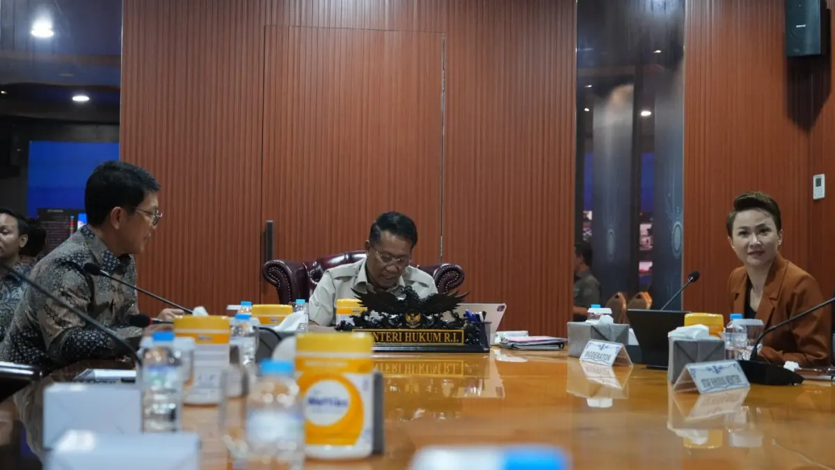  Forum Pertemuan Terbuka Seluruh Pegawai bersama Menteri Hukum Republik Indonesia Tahun 2026 yang digelar secara virtual melalui Zoom Meeting, Jumat (31/7). 