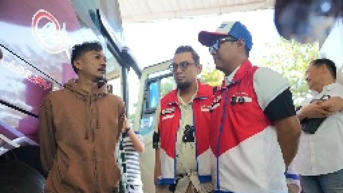PT Pertamina Patra Niaga Regional Sulawesi bersama DPD Hiswana Migas Wilayah VII Sulawesi melakukan peninjauan langsung ke sejumlah SPBU di Kota Makassar pada Minggu (2/8).(Dokumentasi Pertamina)
