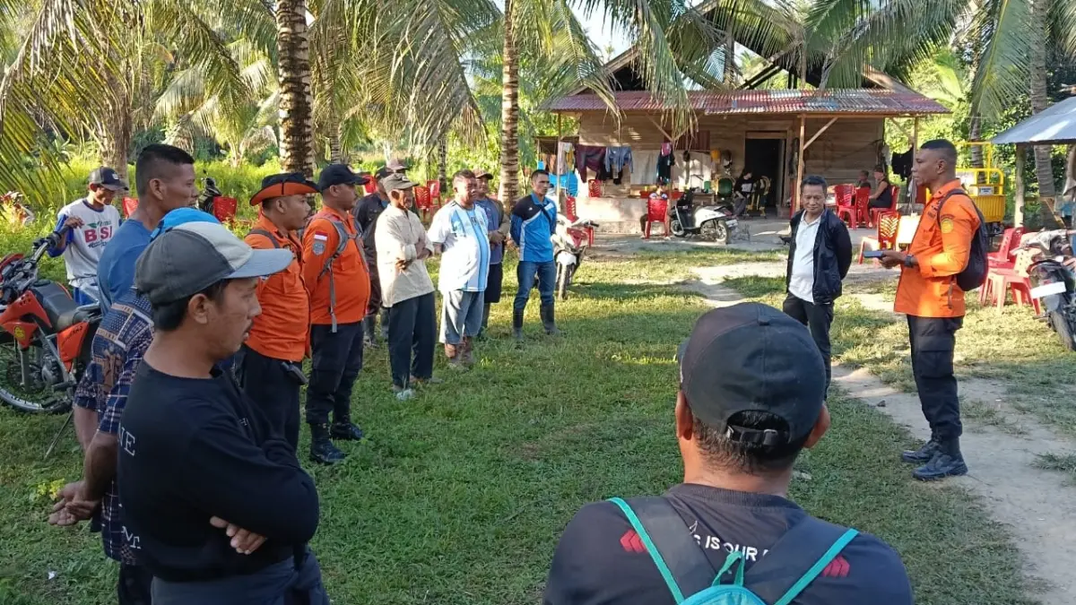 Tim SAR gabungan melanjutkan pencarian hari kedua terhadap seorang warga yang diduga hilang di kawasan perkebunan Desa Pakowa Bunta, Kecamatan Nuhon, Kabupaten Banggai, Sulawesi Tengah, Senin (3/8).