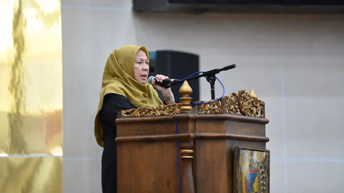 Wakil Gubernur Sulawesi Tengah, dr. Reny A. Lamadjido, menyampaikan Rancangan Perubahan KUA-PPAS APBD 2026 dalam Rapat Paripurna DPRD Sulteng, Selasa (4/8). FOTO: BIRO ADPIM SULTENG&nbsp;