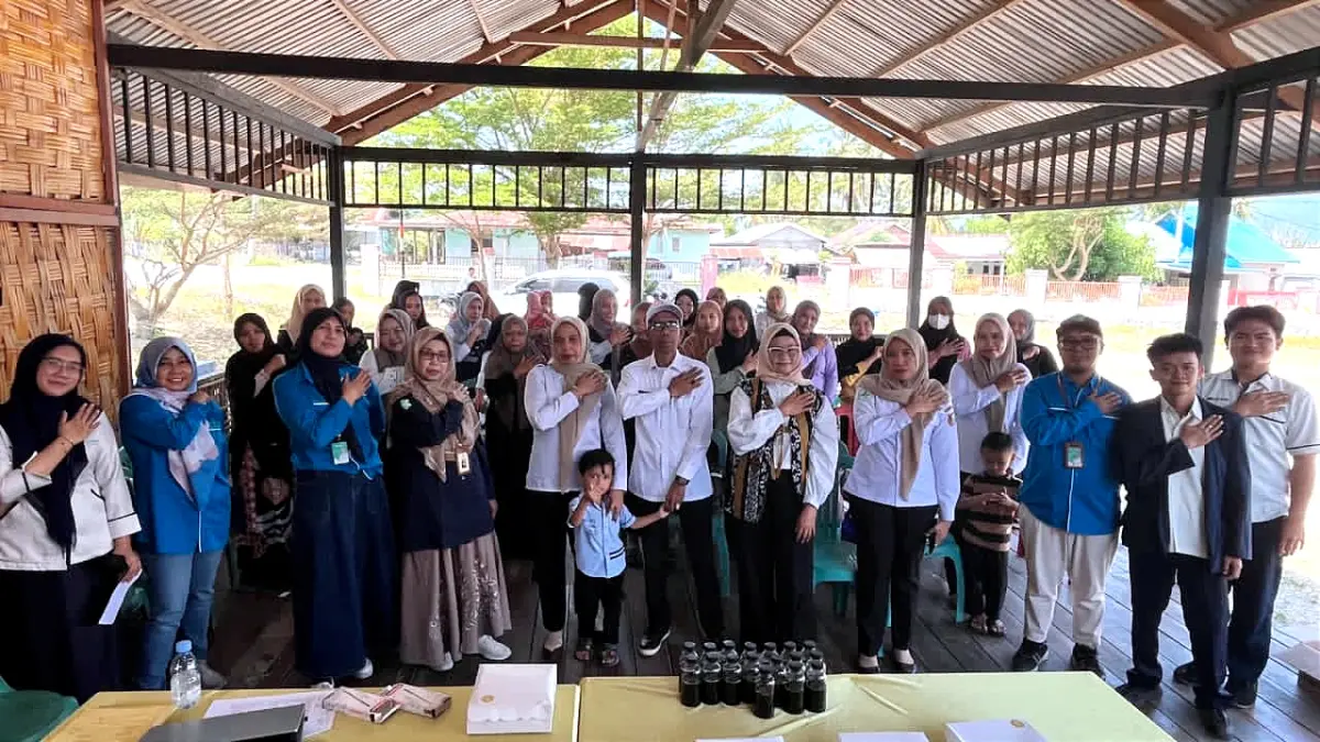  Poltekkes Kemenkes Palu Berikan Edukasi Gizi, Pemeriksaan Kesehatan, dan Bantuan Benih kepada 23 Ibu Hamil. (Foto: Istimewa)