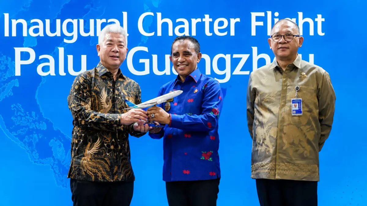 Gubernur Sulawesi Tengah Anwar Hafid meresmikan penerbangan perdana rute internasional Palu-Guangzhou di Bandara Mutiara SIS Al-Jufri, Kamis (6/8/2026). FOTO: PEMPROV SULTENG&nbsp;