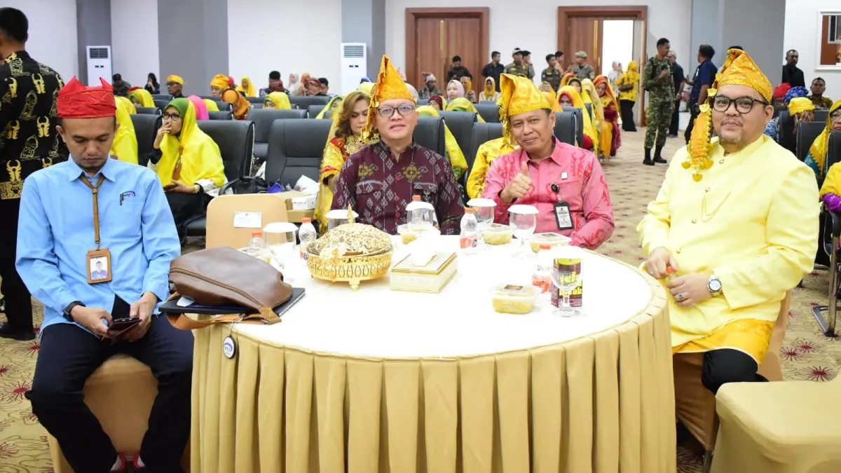 Kakanwil Kemenkum Sulteng, Rakhmat Renaldy (kedua dari kanan), menghadiri langsung Pelantikan BMA Provinsi Sulawesi Tengah, Kamis (6/8/2026), di Gedung DPRD Provinsi Sulawesi Tengah.