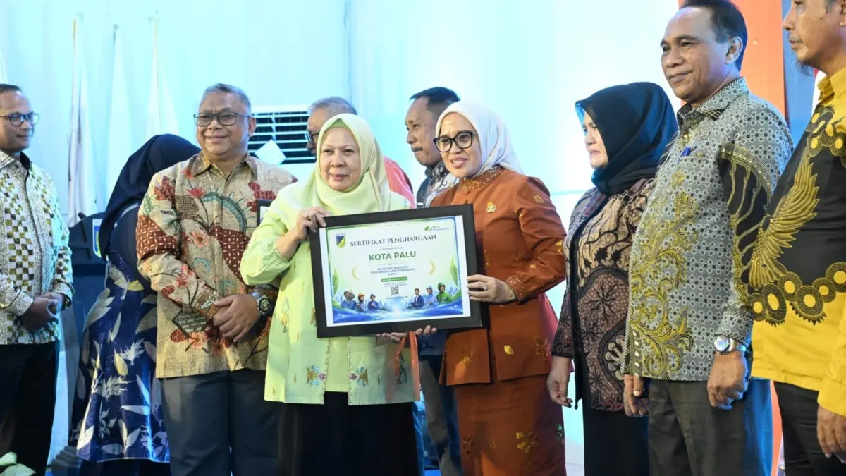 Wakil Gubernur Sulawesi Tengah Reny Lamadjido menghadiri peluncuran 100 Agen PERISAI sekaligus menyerahkan manfaat beasiswa BPJS Ketenagakerjaan di Gedung Pogombo, Kamis (6/8/2026). FOTO: BIRO ADPIM SULTENG&nbsp;