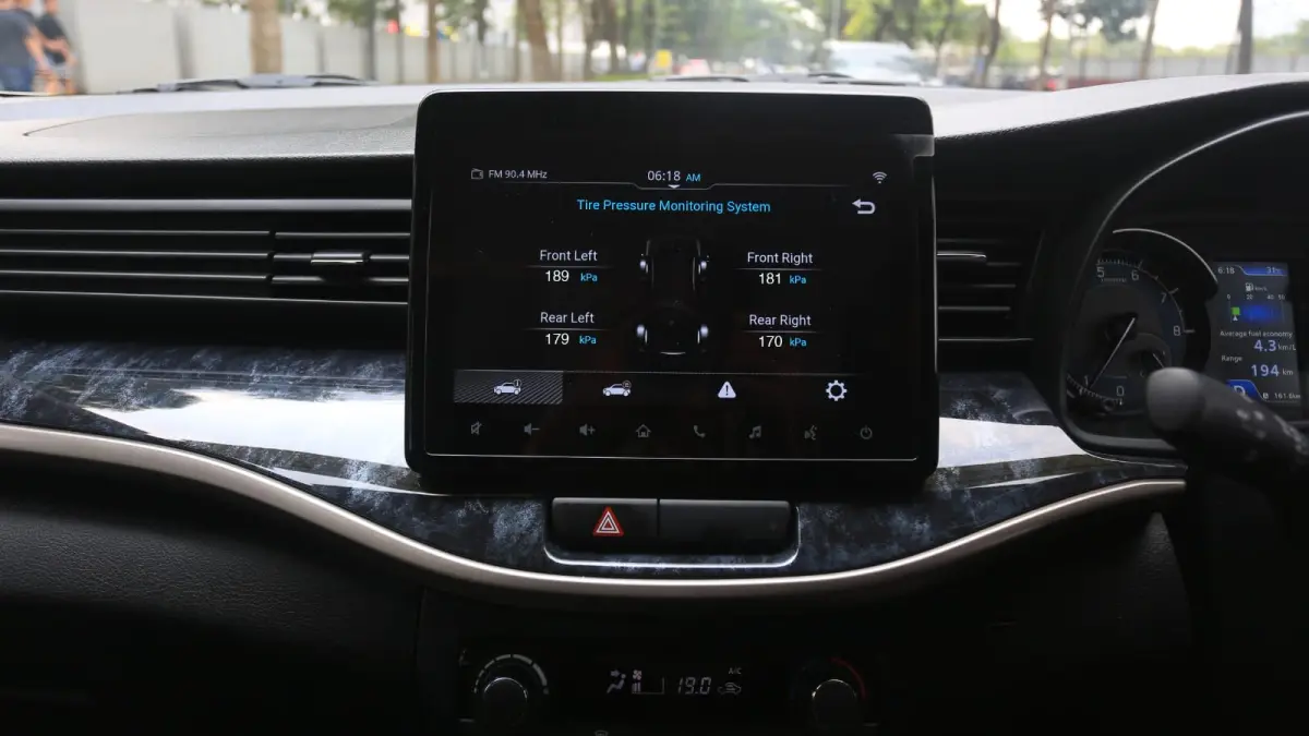 PT Suzuki Indomobil Sales (SIS) melengkapi Suzuki XL7 New Alpha Hybrid dengan fitur Tire Pressure Monitoring System (TPMS) guna memudahkan pengendara melakukan pengecekan.