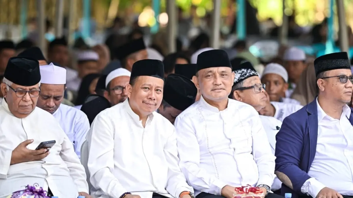 HAUL: Sekwan DPRD Sulteng, Moh. Sadly Lesnusa, menghadiri Haul ke-5 Al Habib Saggaf bin Muhammad Aljufri yang berlangsung di Pondok Pesantren Alkhairaat Madinatul Ilmi Dolo, Kabupaten Sigi, Sabtu (8/8/2026).(FOTO: HUMAS DPRD SULTENG/RADAR PALU).