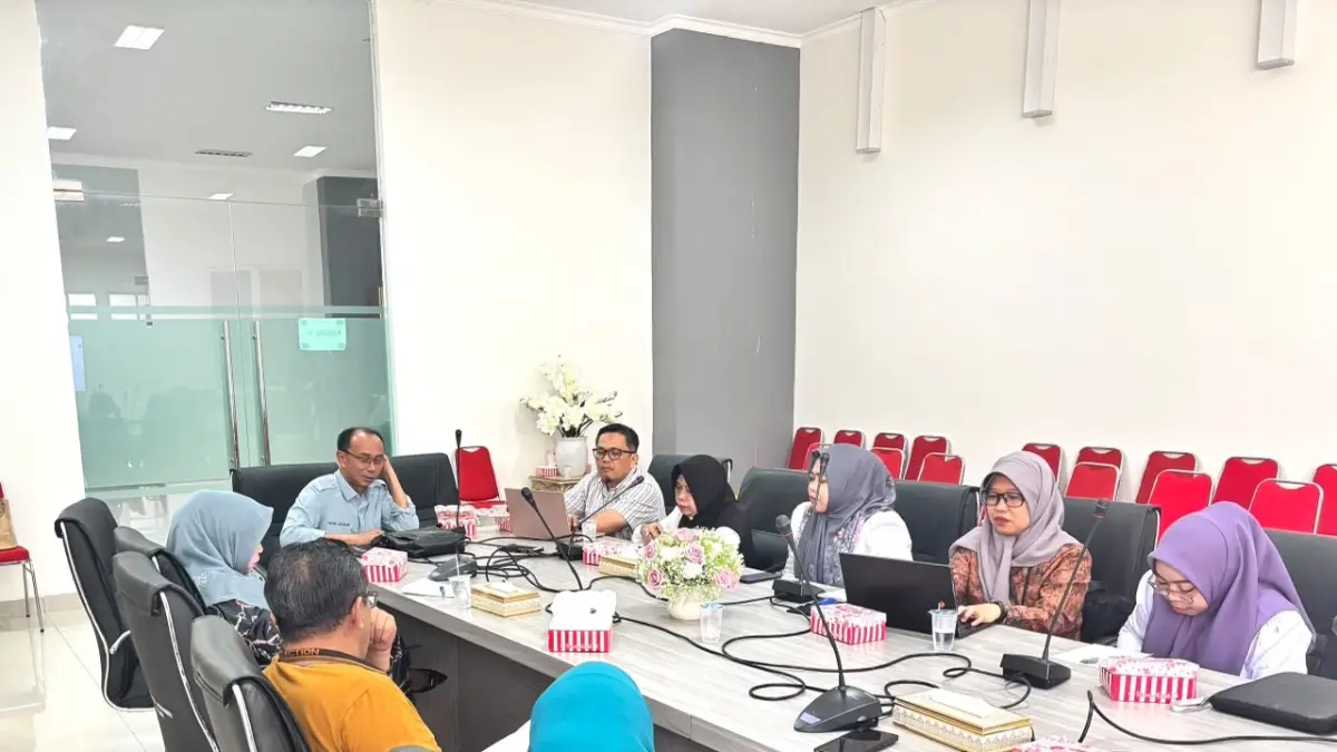 RAPAT: Komisi II dan Komisi III DPRD Sulteng, menggelar rapat gabungan bersama sejumlah OPD Pemprov Sulteng, di ruang Baruga gedung DPRD Sulteng, Gedung B Lantai III, Rabu (5/8/2026).(FOTO: HUMAS DPRD SULTENG/RADAR PALU).
&nbsp;
