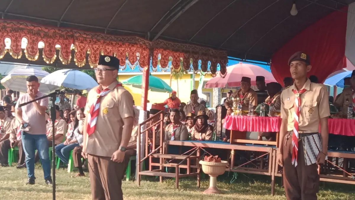 PRAMUKA: Bupati Buol, Risharyudi Triwibowo, saat memimpin upacara peringati Hari Pramuka ke 65.(FOTO: DINAS KOMINFO KABUPATEN BUOL/RADAR PALU).