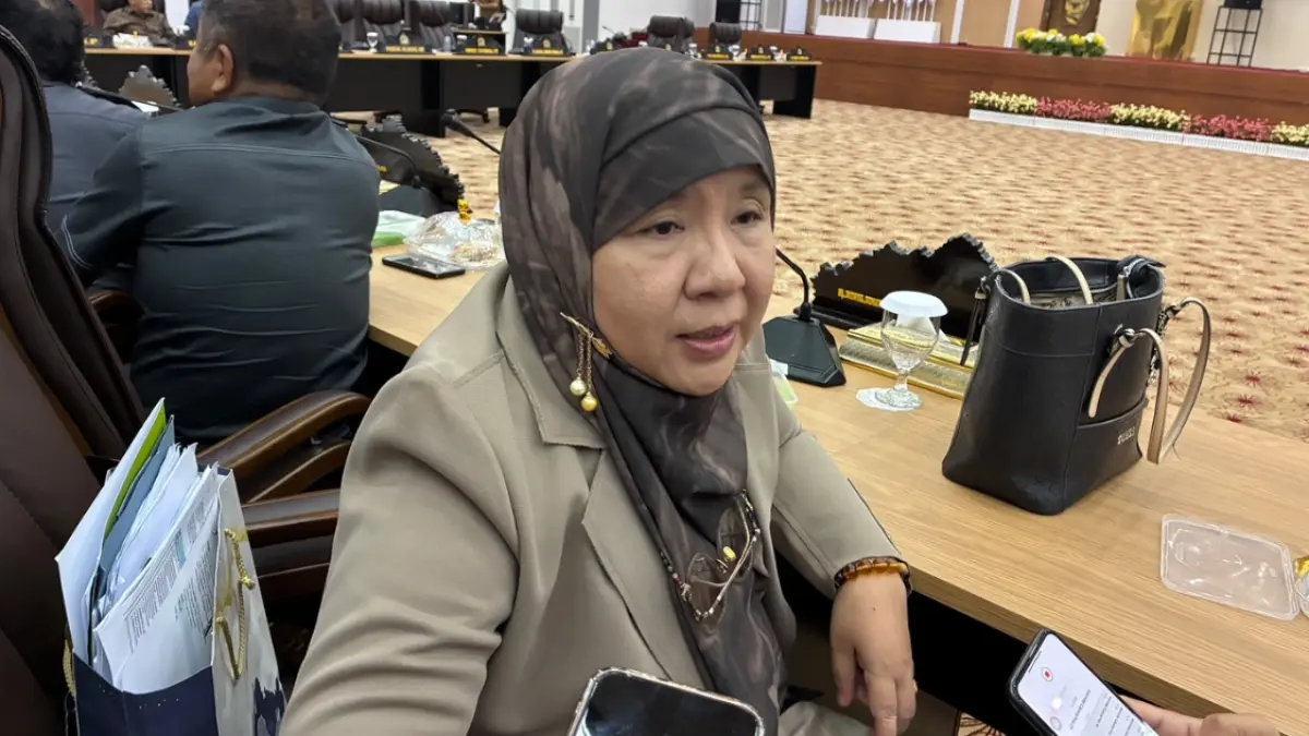Ketua Fraksi PKS sekaligus sekretaris komisi IV DPRD Sulteng Hj. WIWIK JUMATUL ROFI