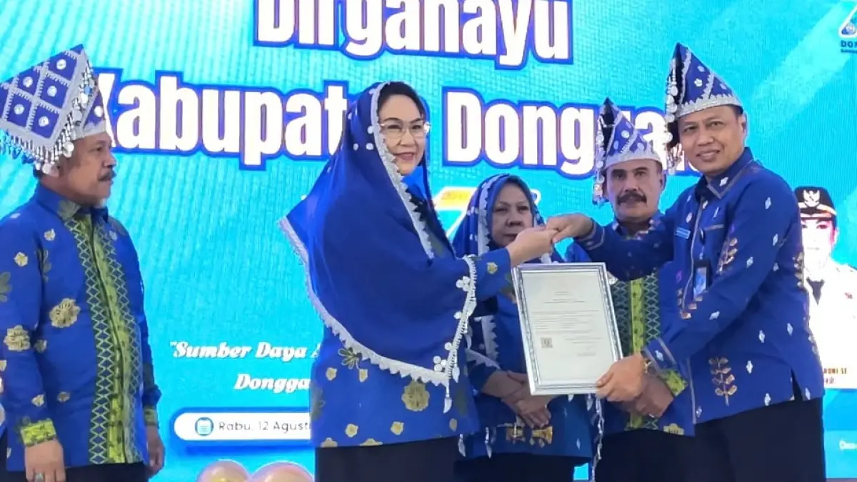 Penyerahan sertifikat Kekayaan Intelektual Komunal (KIK) dan Hak Cipta kepada Pemerintah Kabupaten Donggala dalam rangkaian peringatan Hari Ulang Tahun (HUT) Kabupaten Donggala ke-74 Tahun 2026, Rabu (12/8/2026).