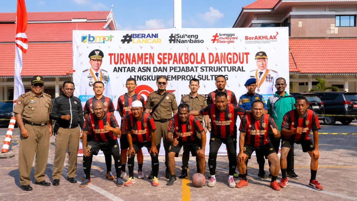 Satpol PP Sulteng memastikan tiket final Turnamen Sepak Bola Dangdut ASN Pemprov Sulteng setelah mengalahkan Biro Umum 2-1. FOTO: ISTIMEWA 