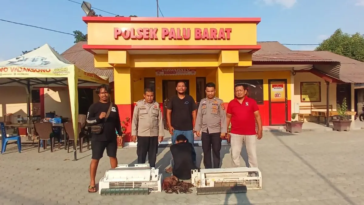 Tim Opsnal Polsek Palu Barat mengamankan BA, terduga pelaku pencurian AC di dua lokasi di Kota Palu. BA ditangkap saat bersembunyi di sebuah rumah di Lolu Selatan, Kamis (13/8/2026).