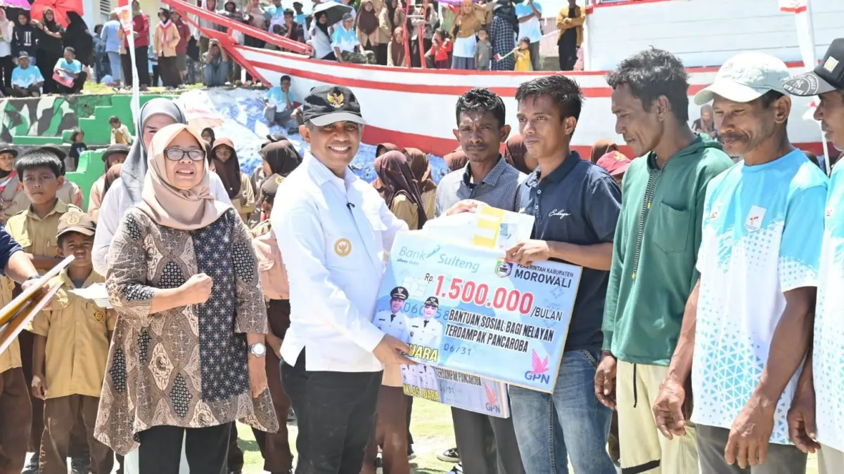 Gubernur Sulteng Anwar Hafid menghadiri penutupan TMMD ke-123 di Kepulauan Umbele, Morowali, Jumat (14/8/2026). Anwar mendorong pengembangan Umbele sebagai calon ibu kota kecamatan. FOTO: BIRO ADPIM SULTENG&nbsp;