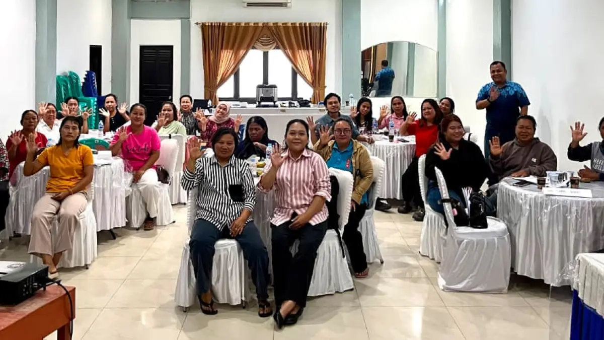Melalui pelatihan di Sanggau, KUPS dibekali kemampuan menghitung biaya produksi, HPP, laba, arus kas, hingga mengelola risiko usaha agar mampu membangun bisnis yang lebih tangguh dan berkelanjutan.