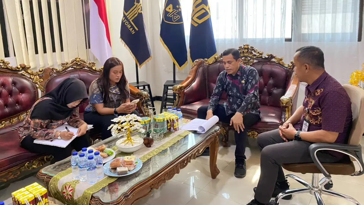 Kanwil Kemenkum Sulteng) memperkuat kolaborasi dengan Badan Riset dan Inovasi Daerah (BRIDA) Kabupaten Banggai dalam mendorong percepatan pendaftaran Kekayaan Intelektual (KI) bagi masyarakat dan pelaku Usaha Mikro, Kecil, dan Menengah (UMKM).