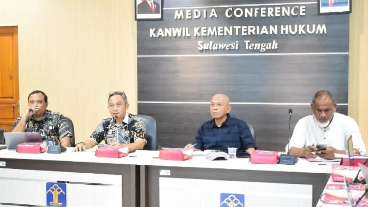 MEMFASILITASI: Kanwil Kemenkum Sulteng, memfasilitasi harmonisasi pembuatan Ranperbup Kabupaten Touna tentang Disiplin PPPK.(FOTO: HERIYANTO LIMAHU/RADAR PALU)