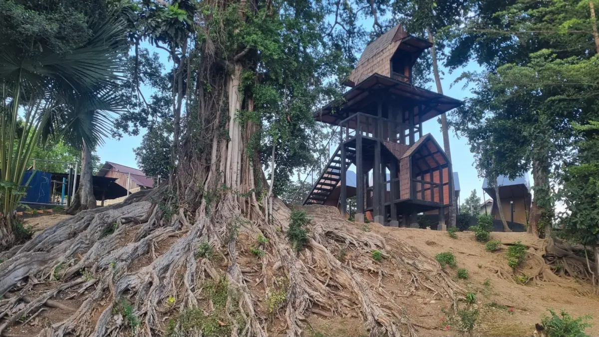 Suasana Taman Mabere yang nantinya akan ditata untuk memajukan UMKM yang ada. FOTO : MOH. FATHAHILA
