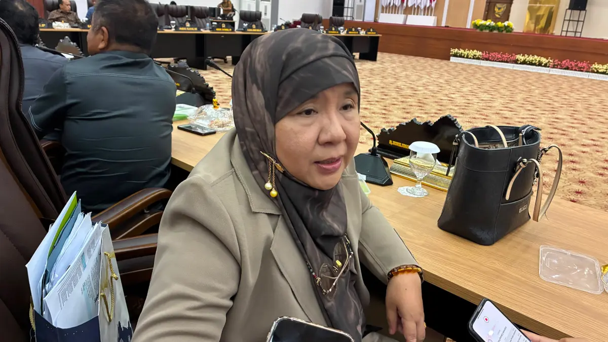 Hj. Wiwik Jumatul Rofi