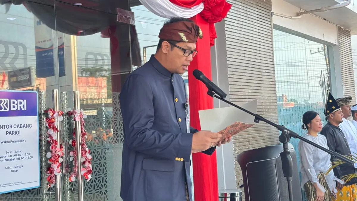 Branch Office Area Head BRI Parigi I Dewa Ketut Yudyana Ajilaksana tampil sebagai komandan upacara dalam peringatan HUT ke-81 Kemerdekaan Republik Indonesia di halaman Kantor BRI Parigi, Senin (17/8/2026). Upacara berlangsung khidmat, menjadi momentum memperkuat semangat nasionalisme dan kebersamaan.

&nbsp;