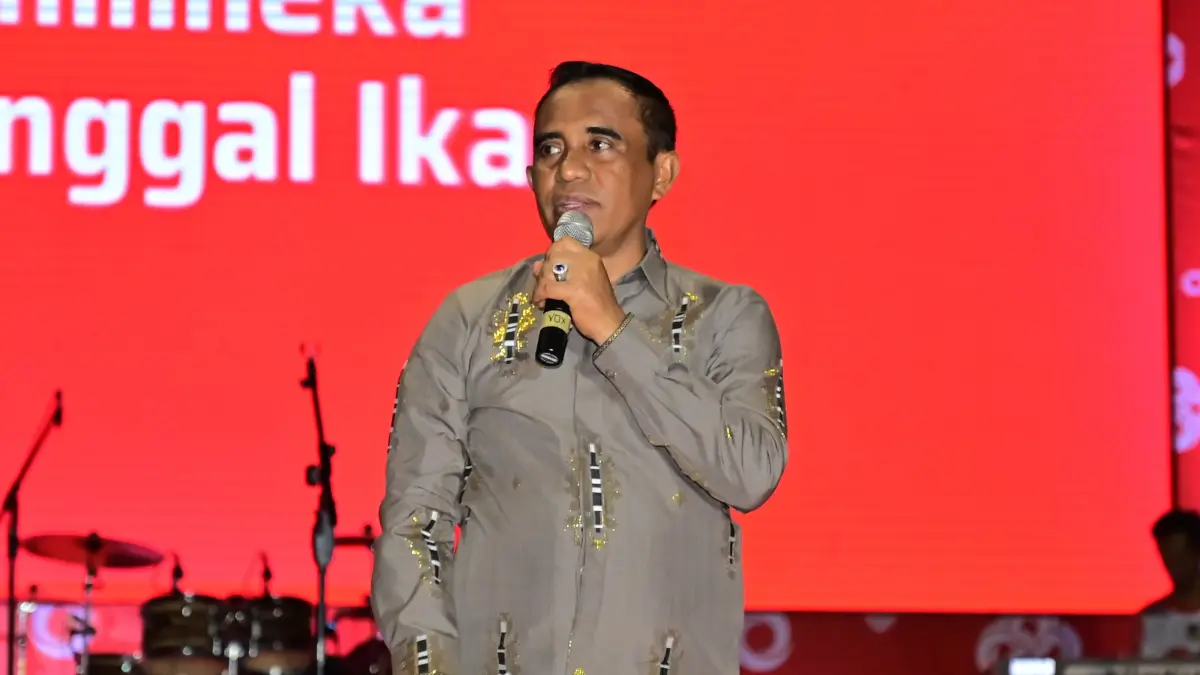 Gubernur Sulawesi Tengah Anwar Hafid saat menghadiri pesta rakyat di Desa Tomoli, Kecamatan Toribulu, Parigi Moutong, Senin (17/8/2026). FOTO: BIRO ADPIM SULTENG&nbsp;