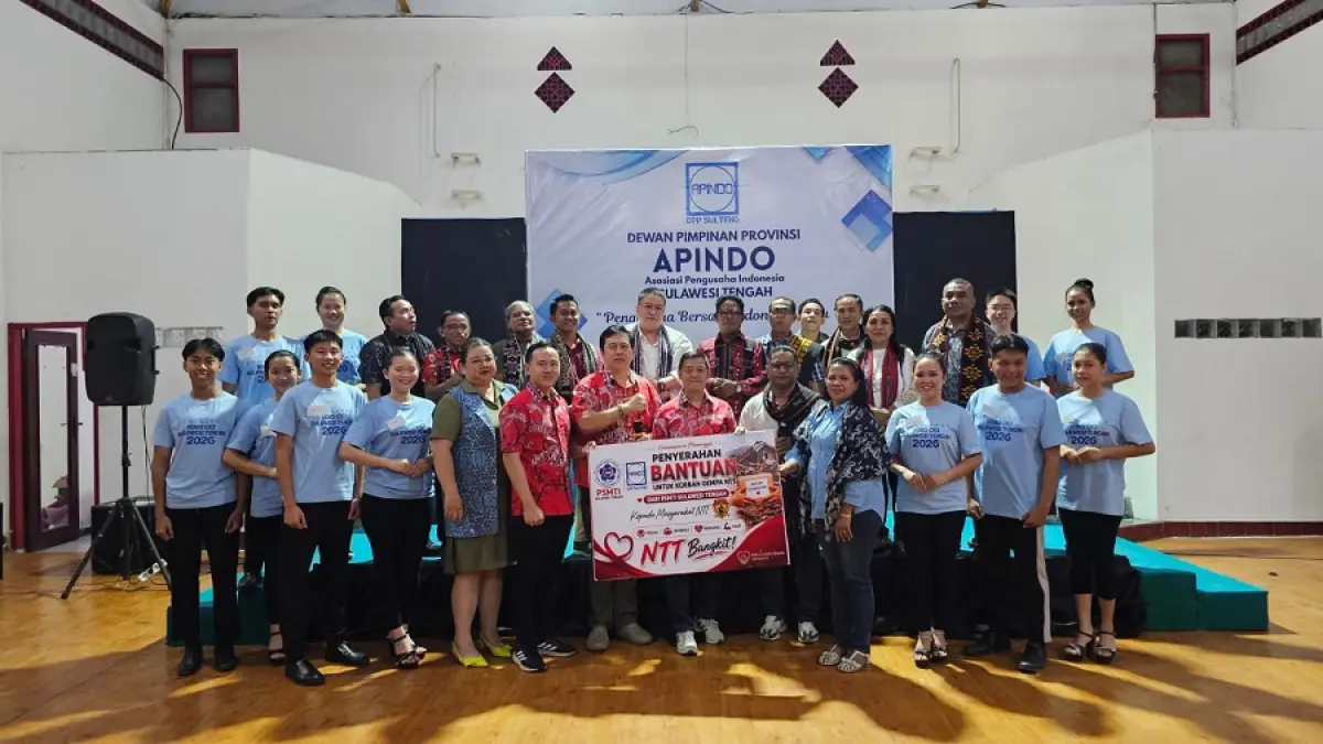 PEDULI : Paguyuban Sosial Marga Tionghoa Indonesia (PSMTI) bersama Asosiasi Pengusaha Indonesia (APINDO) Sulawesi Tengah menyalurkan bantuan kemanusiaan senilai Rp72,9 juta untuk masyarakat NTT yang terdampak bencana.(Dokumentasi PSMTI)