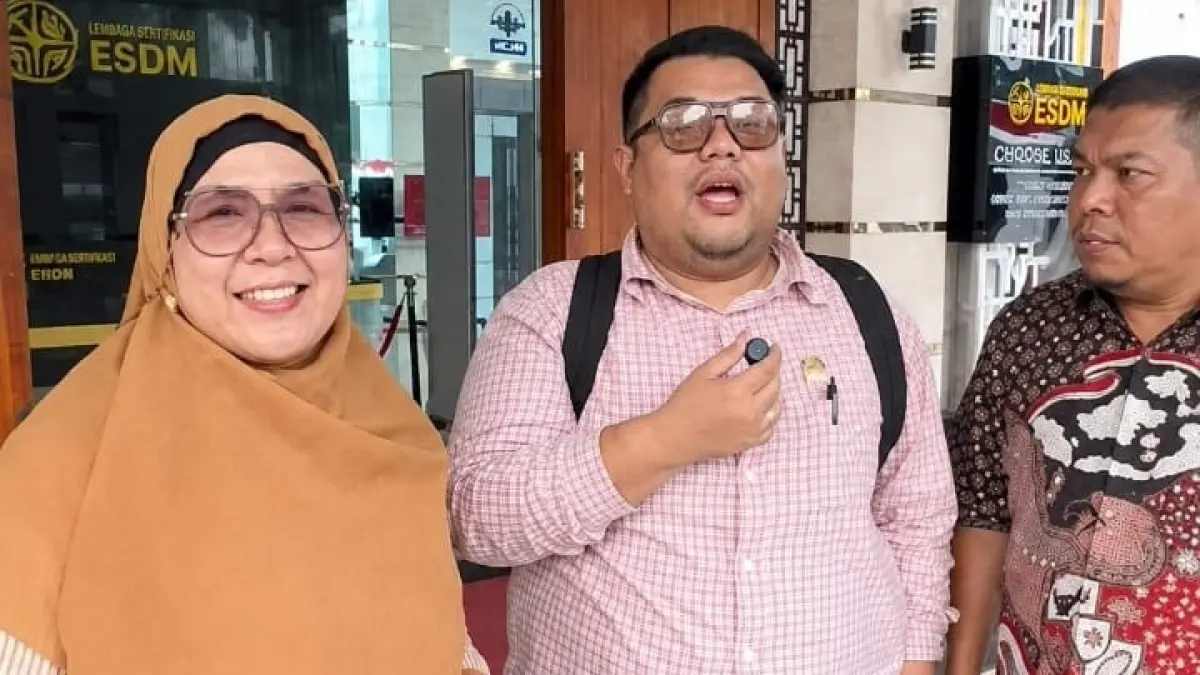 BERTEMU MENTERI: Bunda Wiwik saat melakukan pertemuan dengan Menteri ESDM Bahlil Lahadalia, bersama jajaran Pemprov dan DPRD Sulteng di Jakarta, Rabu (19/8/2026),(FOTO: HUMAS FRAKSI PKKS DPRD SULTENG/RADAR PALU)..