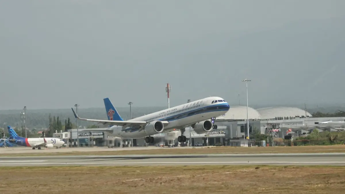 Penerbangan China Southern Airlines rute Guangzhou–Palu memasuki fase operasional rutin setelah penerbangan kedua tiba di Bandara Internasional Mutiara SIS Al-Jufri Palu, Selasa (18/8/2026) dini hari.