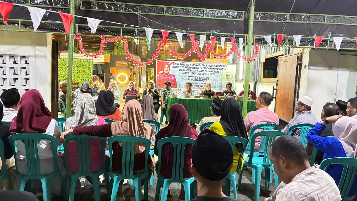 Reses Vivi Irade, Anggota DPRD Kota Palu, di Kelurahan Kayumalue Ngapa, Kecamatan Palu Utara. FOTO: Annisa Nurul Wibdy. 