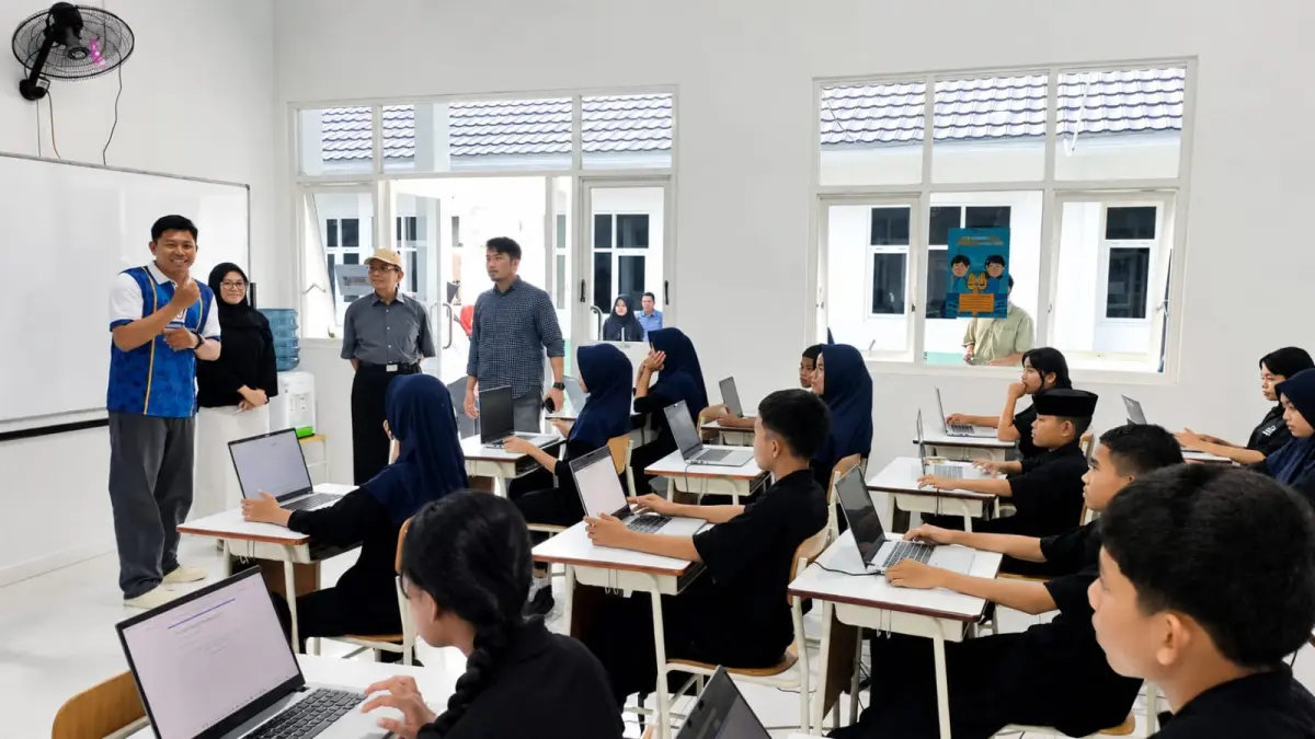 Anggota DPR RI Longki Djanggola meninjau Sekolah Rakyat Sigi di UPT Kementerian Sosial, Sabtu (22/8/2026). FOTO: ISTIMEWA&nbsp;