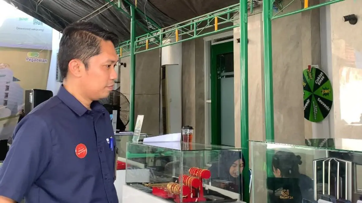 Deputi Bisnis Pegadaian Area Palu, Putera Aspin Rahmatullah. (Rina/Radar Palu).