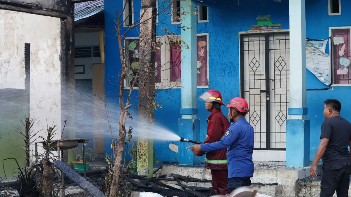 Kebakaran yang terjadi di SDN 9 dan SDN 11 di Jalan Wahid Hasyim, Kecamatan Palu Barat. FOTO: Humas Pemkot.&nbsp;