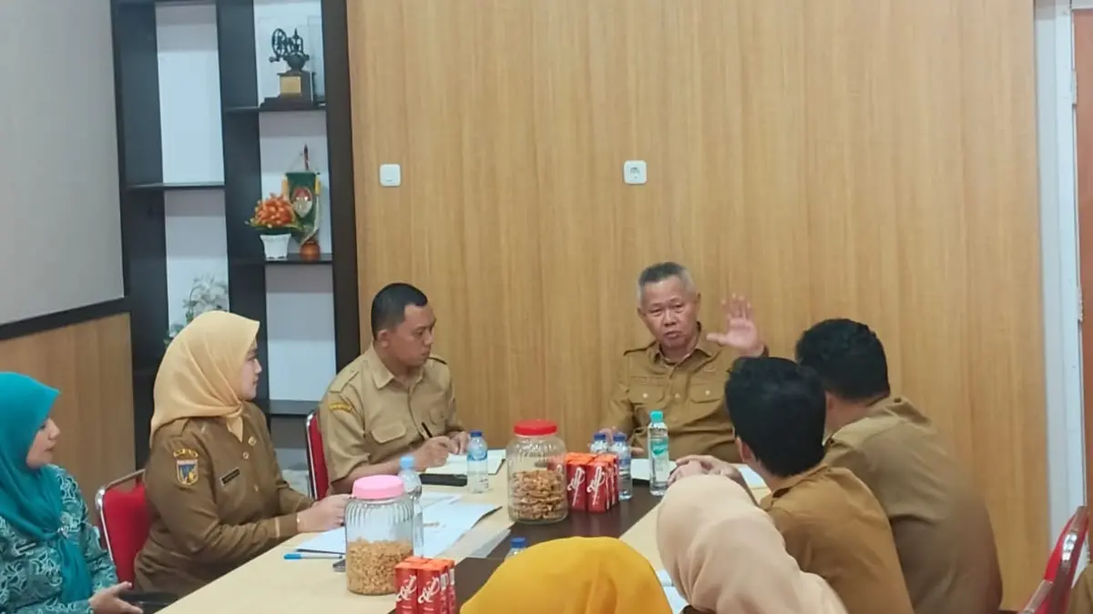 RAKOR: Bupati Sigi, Moh. Rizal Intjenae, memimpin rakor tematik kesehatan Pemkab Sigi, yang digelar Senin (24/8/2026).(FOTO: ANGEL SUMBARA/RADAR PALU).