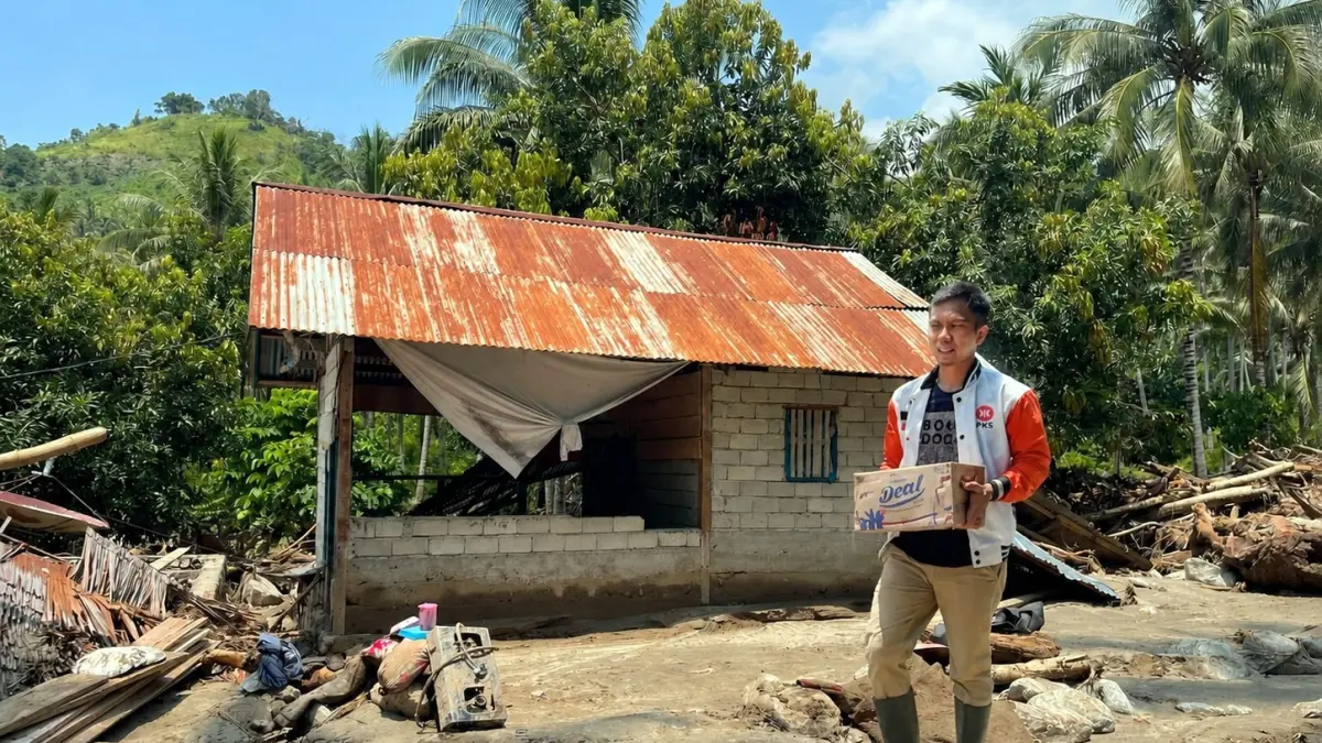 GERAK CEPAT : DPD PKS Kabupaten Parimo merespons cepat bencana banjir bandang yang melanda Desa Avolua, Kecamatan Parigi Utara, Sulawesi Tengah, Rabu (26/8/2026) dini hari.(FOTO: HUMAS PKS SULTENG/RADAR PALU).&nbsp;