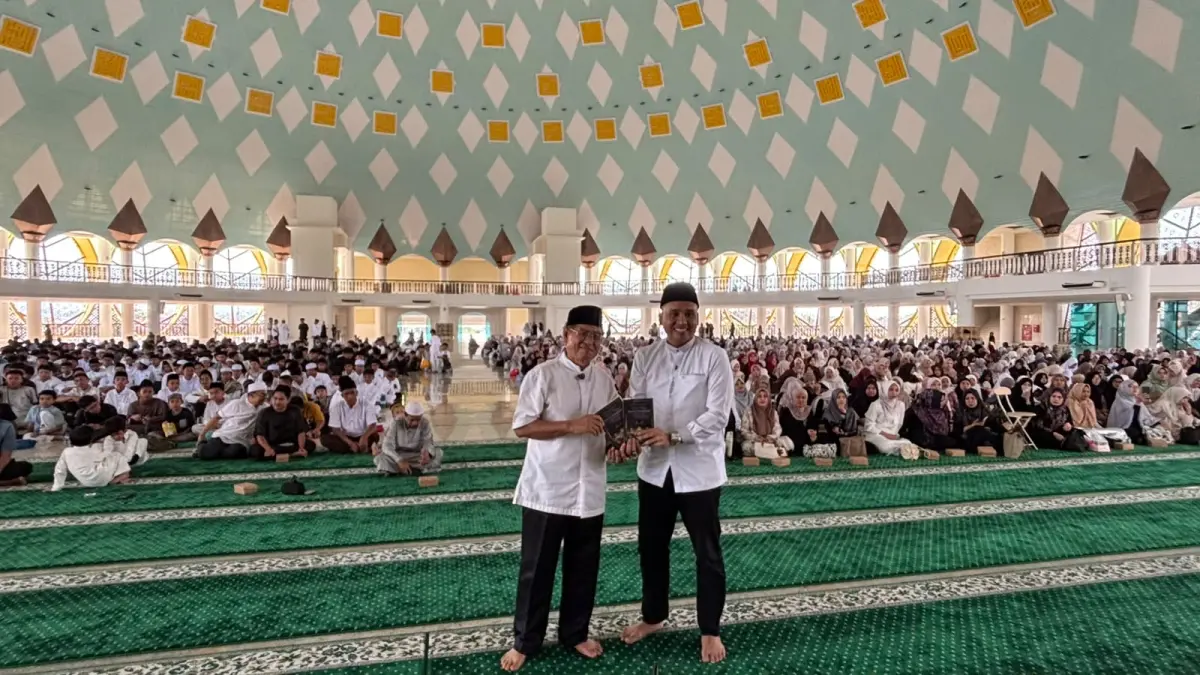 Yayasan Al-Azhar Mandiri Palu Menggelar Peringatan Maulid Nabi Muhammad SAW di Masjid Raya Baitul Khairaat Palu, Selasa (25/8/3026). FOTO: TASWIN
