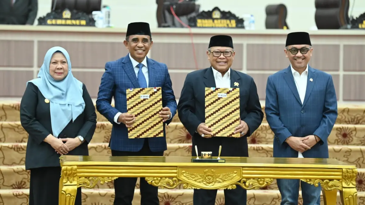 GUBERNUR Sulteng Anwar Hafid bersama Wakil Gubernur Reny A. Lamadjido menghadiri Rapat Paripurna DPRD Sulteng, Jumat (28/8/2026). FOTO: BIRO ADPIM SULTENG&nbsp;