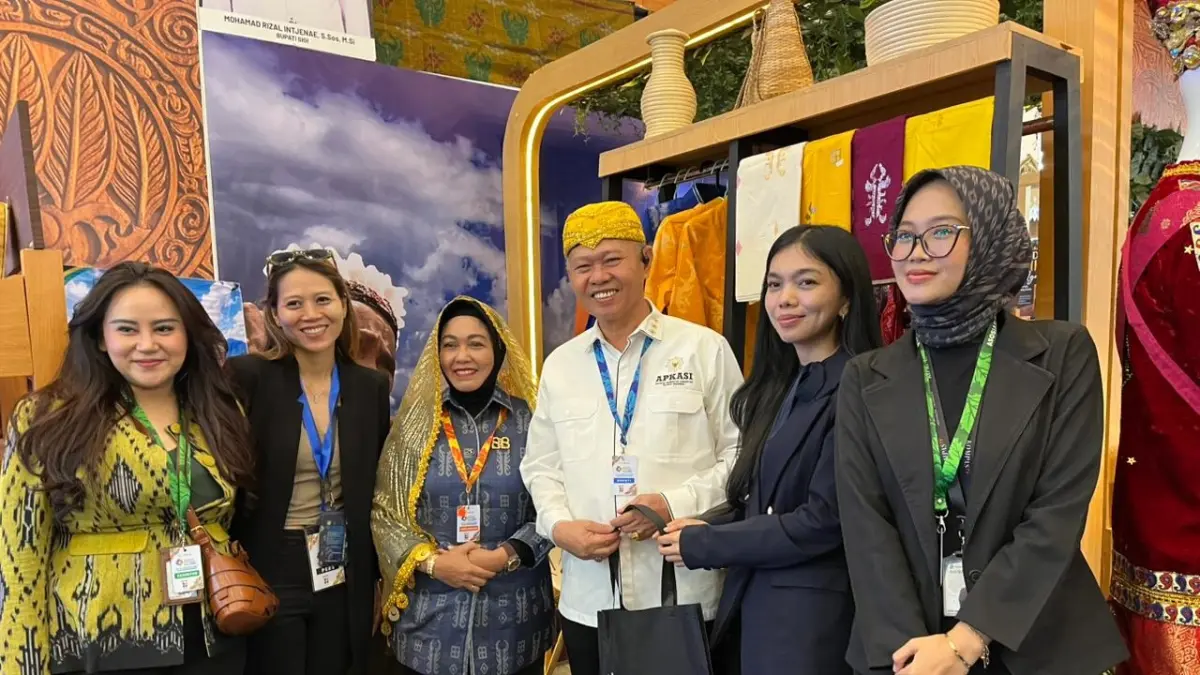 GIAT APKASI: Bupati Sigi, Mohamad Rizal Intjenae, bersama Ketua TP-PKK Kabupaten Sigi, Siti Halwiah, pada pembukaan APKASI Otonomi Expo 2026 di Nusantara Convention Hall, Indonesia Convention Exhibition (ICE) BSD, Kabupaten Tangerang, Provinsi Banten, Kamis (27/8/2026).(FOTO: ISTIMEWA/RADAR PALU).