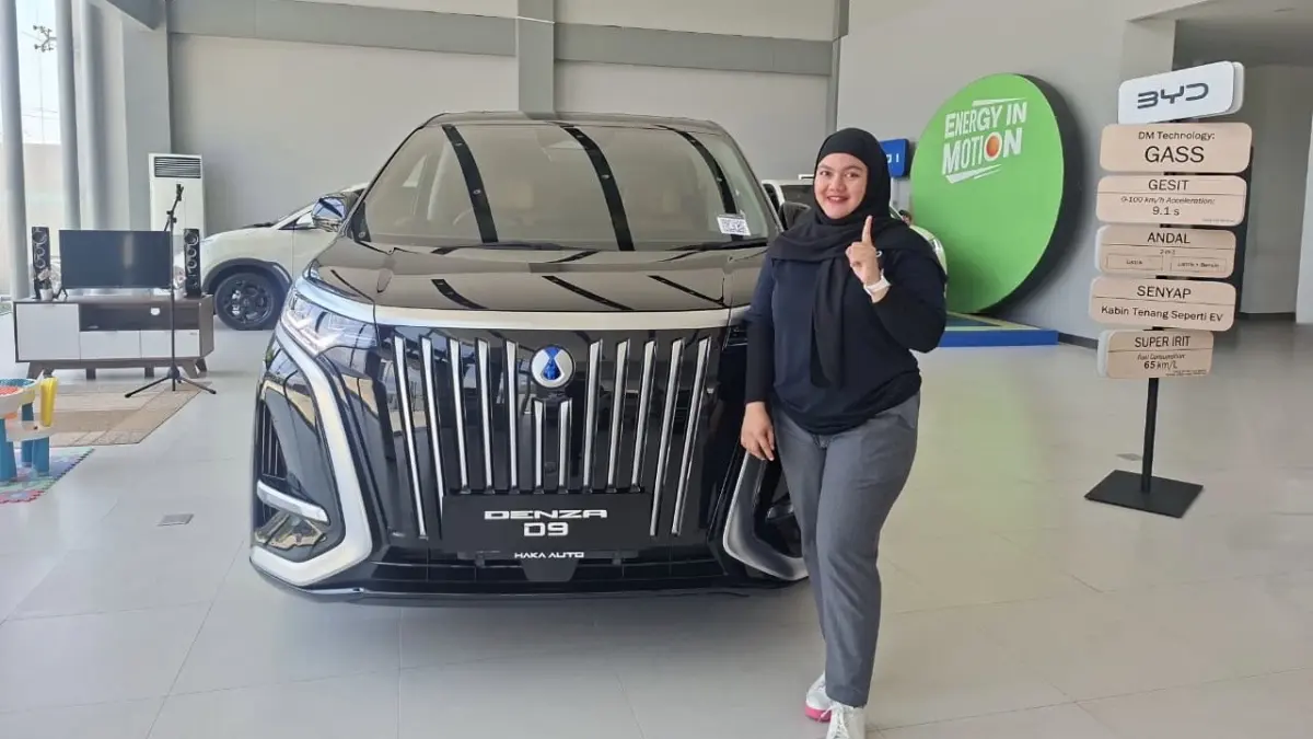 DENZA D9. Kendaraan listrik premium DENZA D9 kini hadir di showroom BYD Haka Palu. (Dok: BYD Haka Palu).