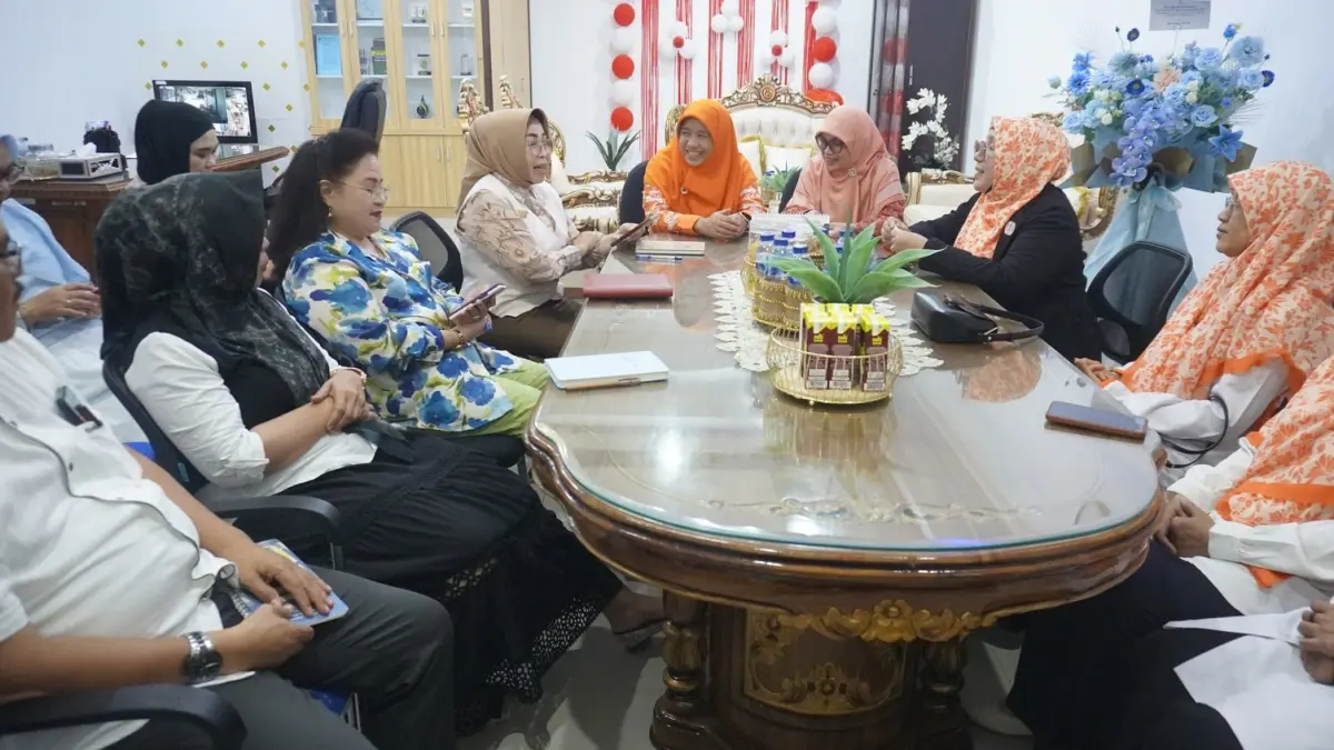 KEPRIHATINAN: Anggota Komisi IV DPRD Provinsi Sulawesi Tengah (Sulteng), Sri Atun (paling kanan), menyampaikan keprihatinannya terhadap tingginya keterlibatan perempuan dalam perkara pidana, khususnya tindak pidana narkotika.(FOTO: HUMAS FFRAKSI PKS DPRD SULTENG/RADAR PALU).