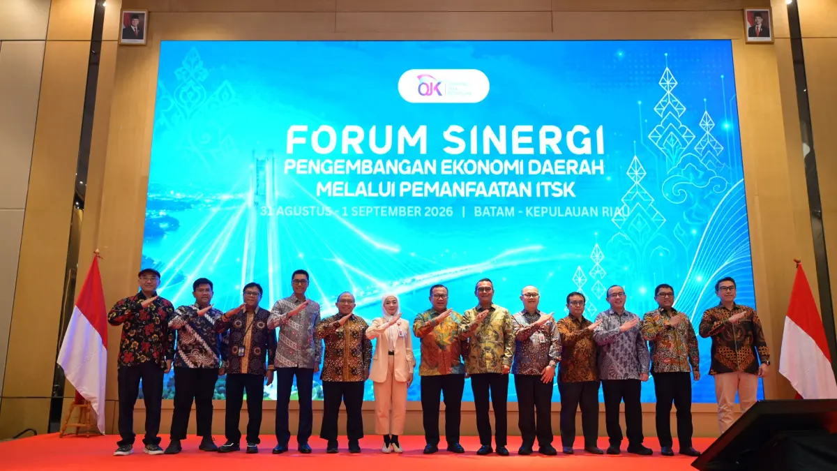 Foto bersama dalam Forum Sinergi Pengembangan Ekonomi Daerah. (DOK: OJK).