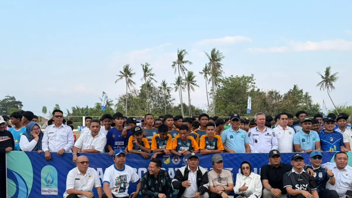Gubernur Sulawesi Tengah Anwar Hafid saat menghadiri pembukaan Piala Soeratin U-15 dan U-17 Seri Sulteng di Lapangan PS Gawalise, Tipo, Rabu (2/9/2026).