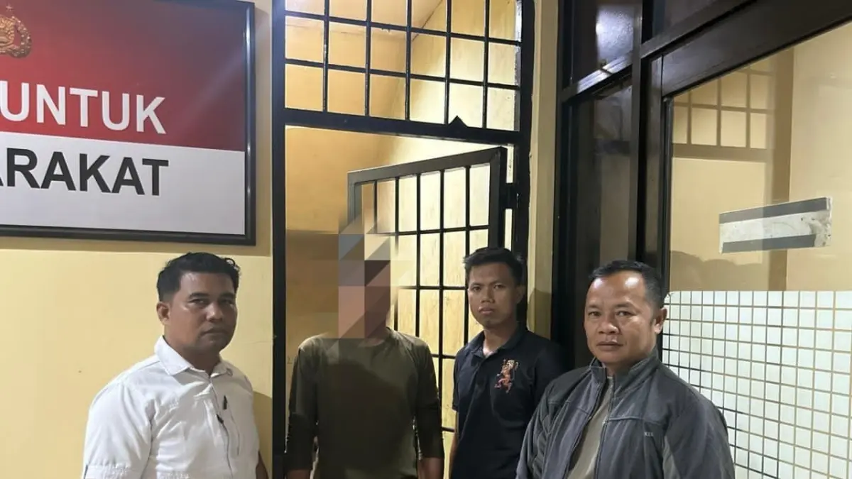 MERINGKUS: Polsek Toili meringkus seorang pria berinisial HE (32) warga Desa Pandanwangi Kecamatan Toili Barat diduga melakukan penikaman terhadap korban inisial ES (35) warga Desa Singkoyo, Toili.(FOTO: NENDRA PRASETYA/RADAR PALU) 
